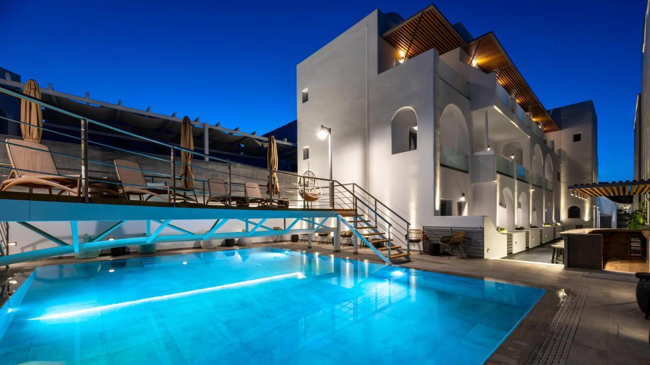 Deluxe Santorini 4* Fira (Santorini)