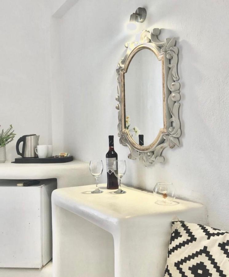 Aparthotel Maina Kamari (Santorini)