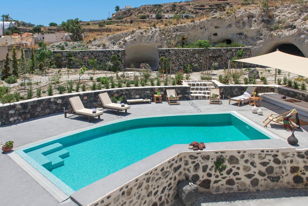 Mantilida Villa *