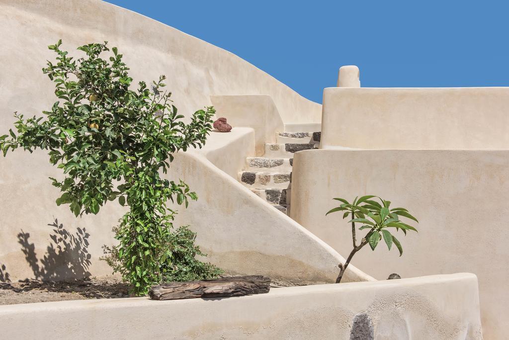 Mantilida Villa *