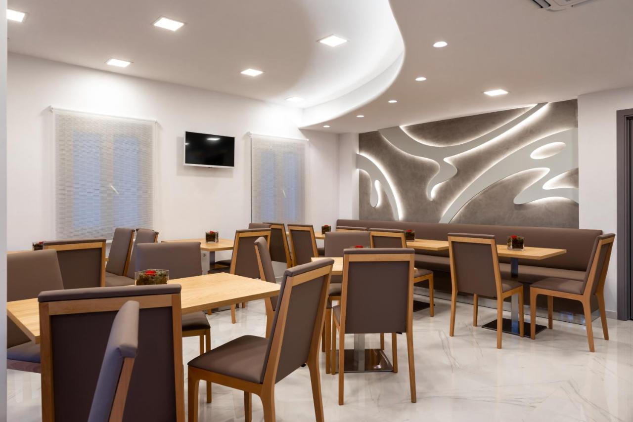Deluxe Santorini 4* Fira (Santorini)