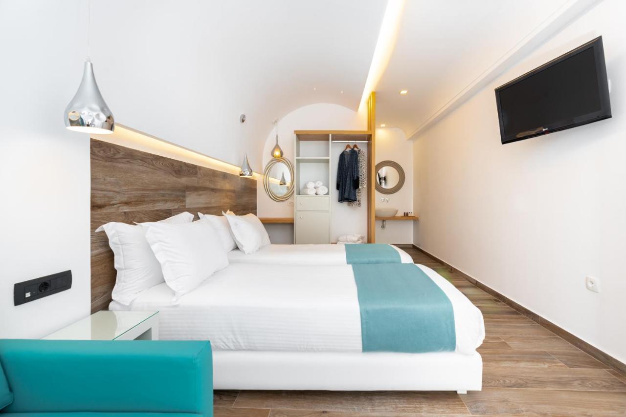 Deluxe Santorini Hotel