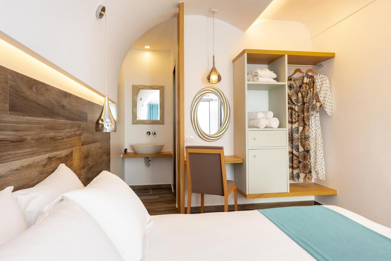 Deluxe Santorini 4*