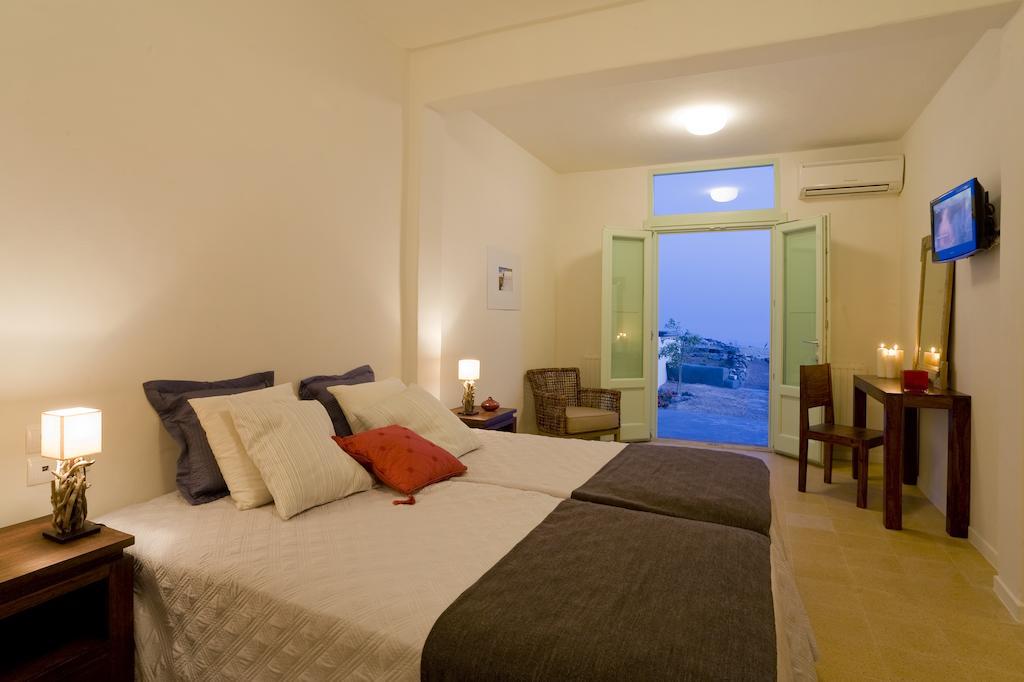 Black Rock Villa Akrotiri (Santorini)