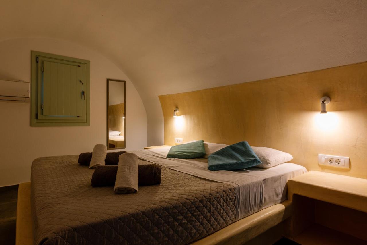 White Element Aparthotel Karterados (Santorini)