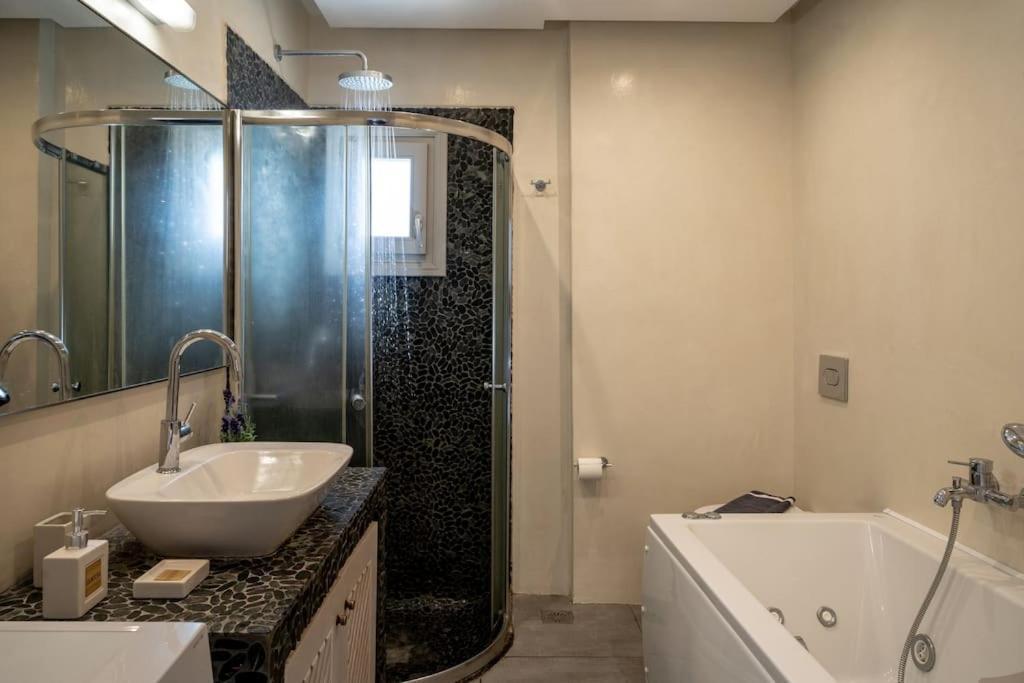 Apartamento In The Heart Of & Free Pool - Nychteri *