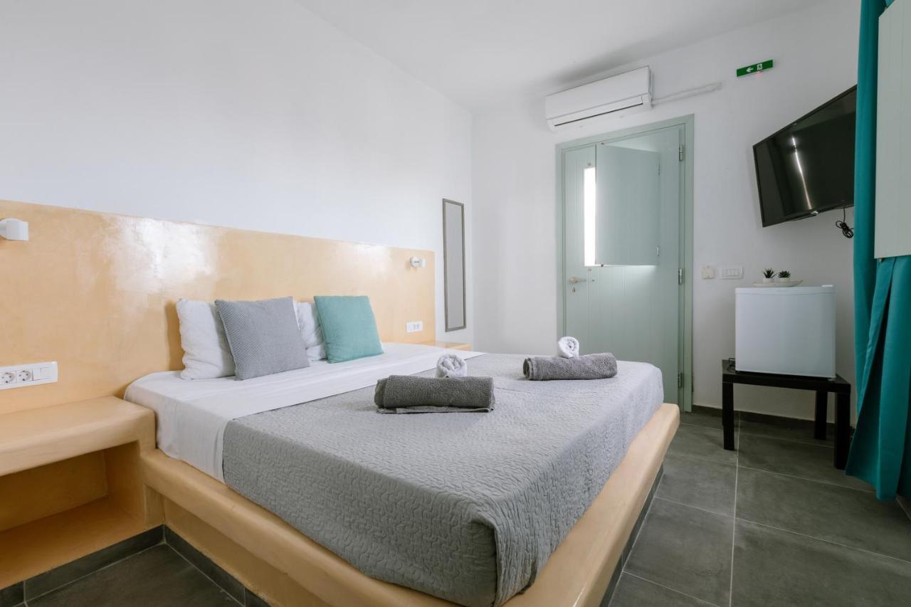 White Element Aparthotel Karterados (Santorini)