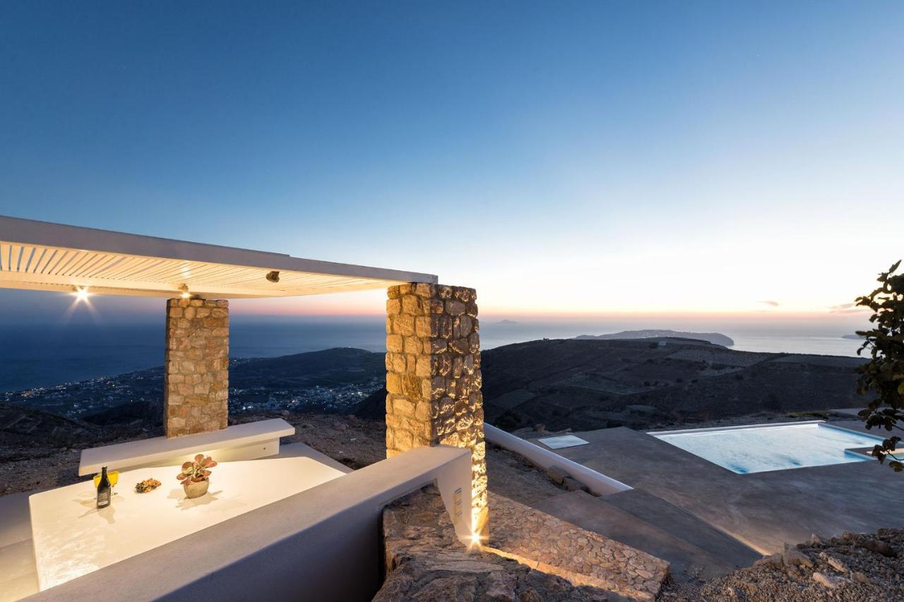 Sleeps8-parking-garden-pool-sunsets-barbeque