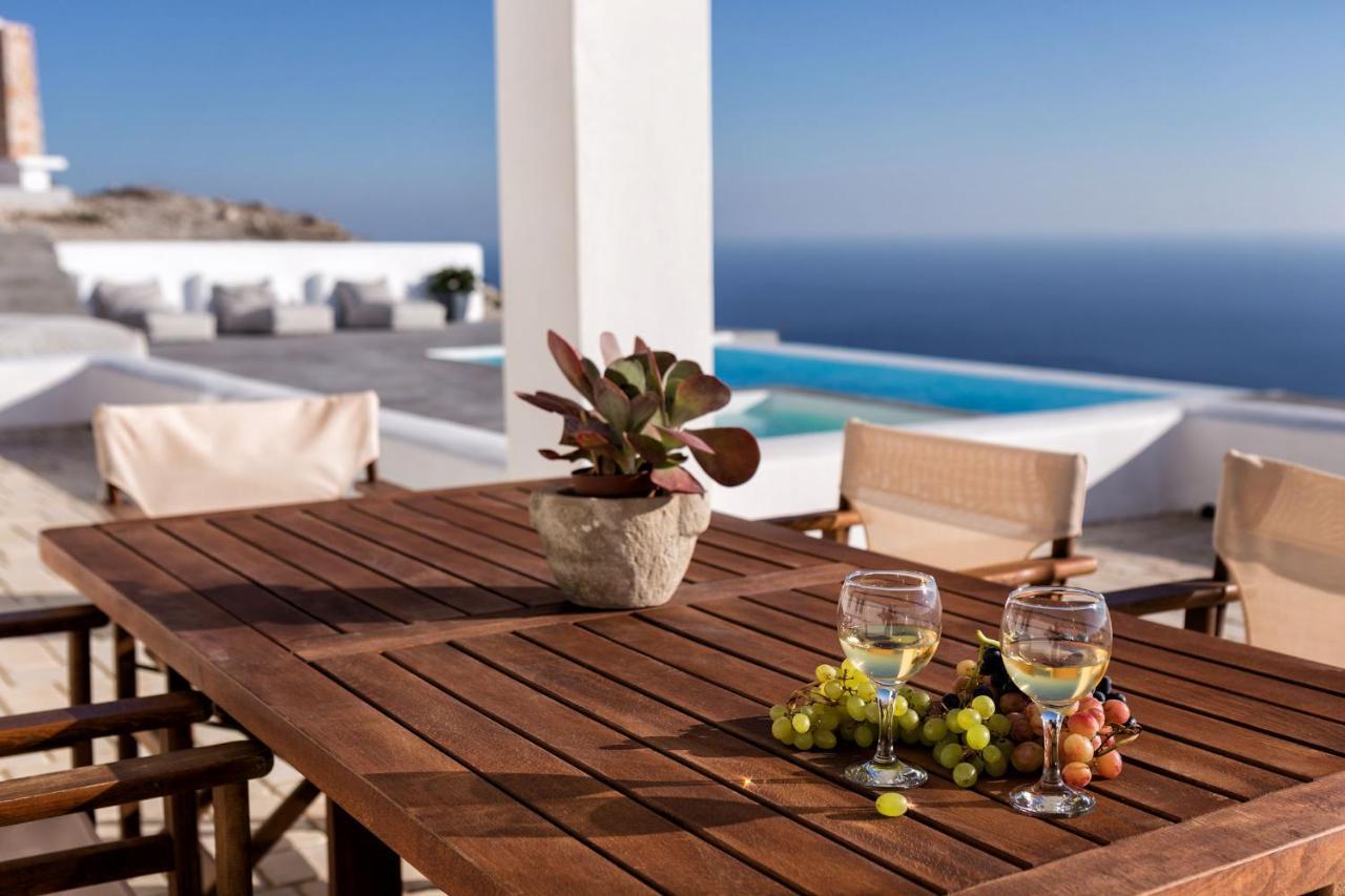 Villa Sleeps8-parking-garden-pool-sunsets-barbeque *