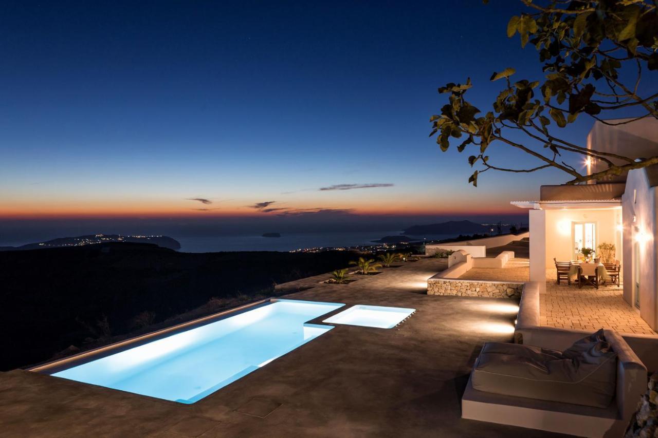 Villa Sleeps8-parking-garden-pool-sunsets-barbeque