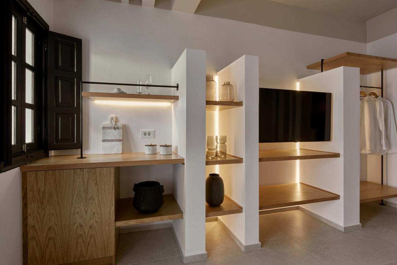 Hotel Oia Suites