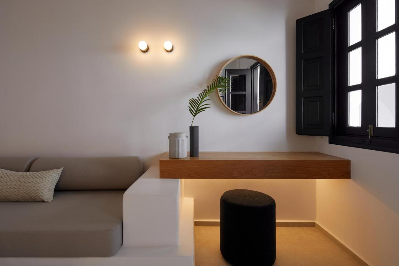 Hotel Oia Suites 3*