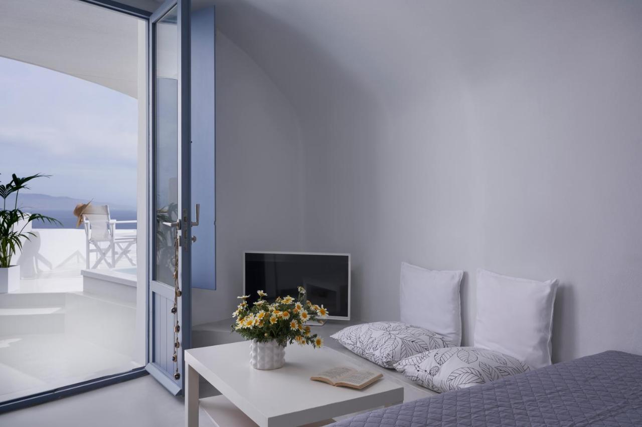 Fava Eco Aparthotel Foinikia (Santorini)