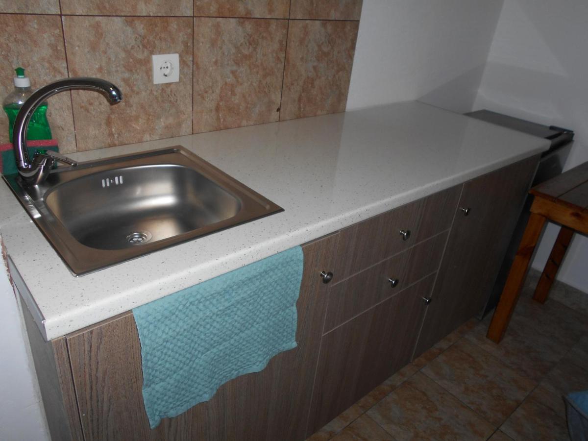 Kapetanios Apartamento Perissa (Santorini)