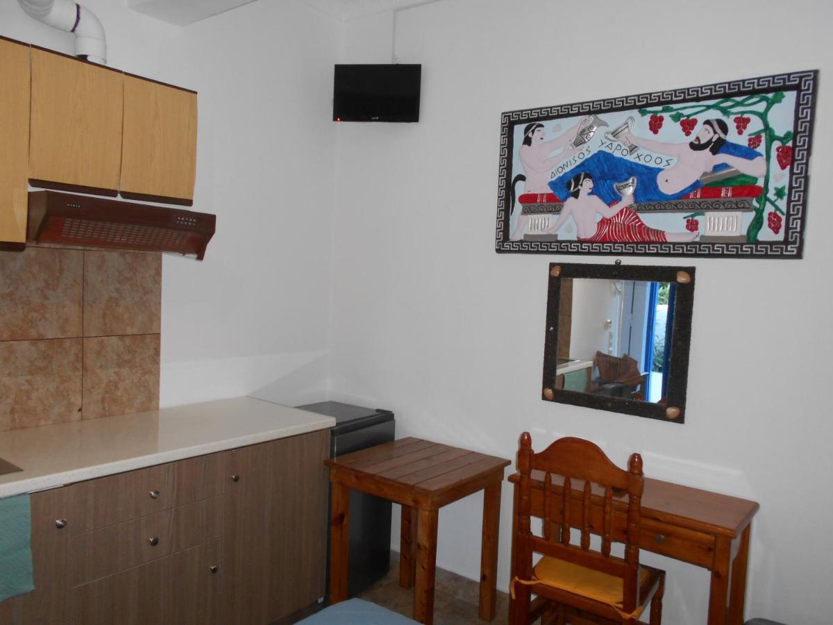 Apartment Kapetanios Perissa (Santorini)