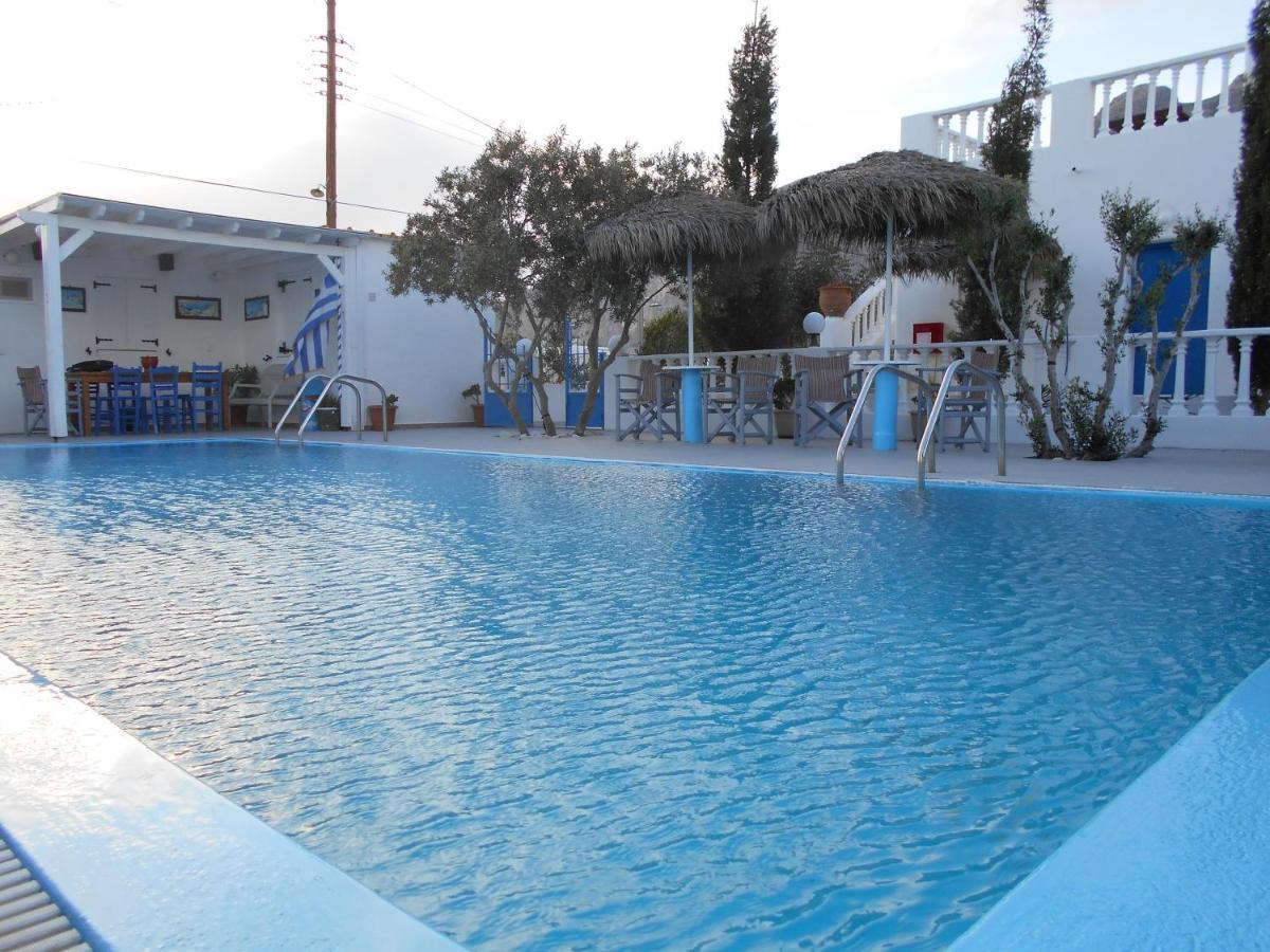 Kapetanios Apartment Perissa (Santorini)