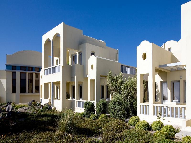 The Majestic 5* Fira (Santorini)