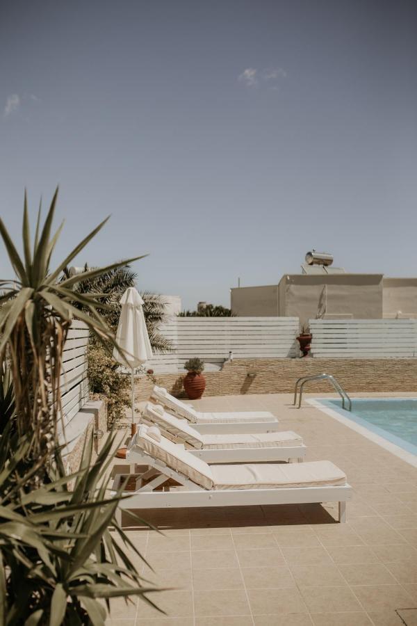 Thirasia Hotel 2*