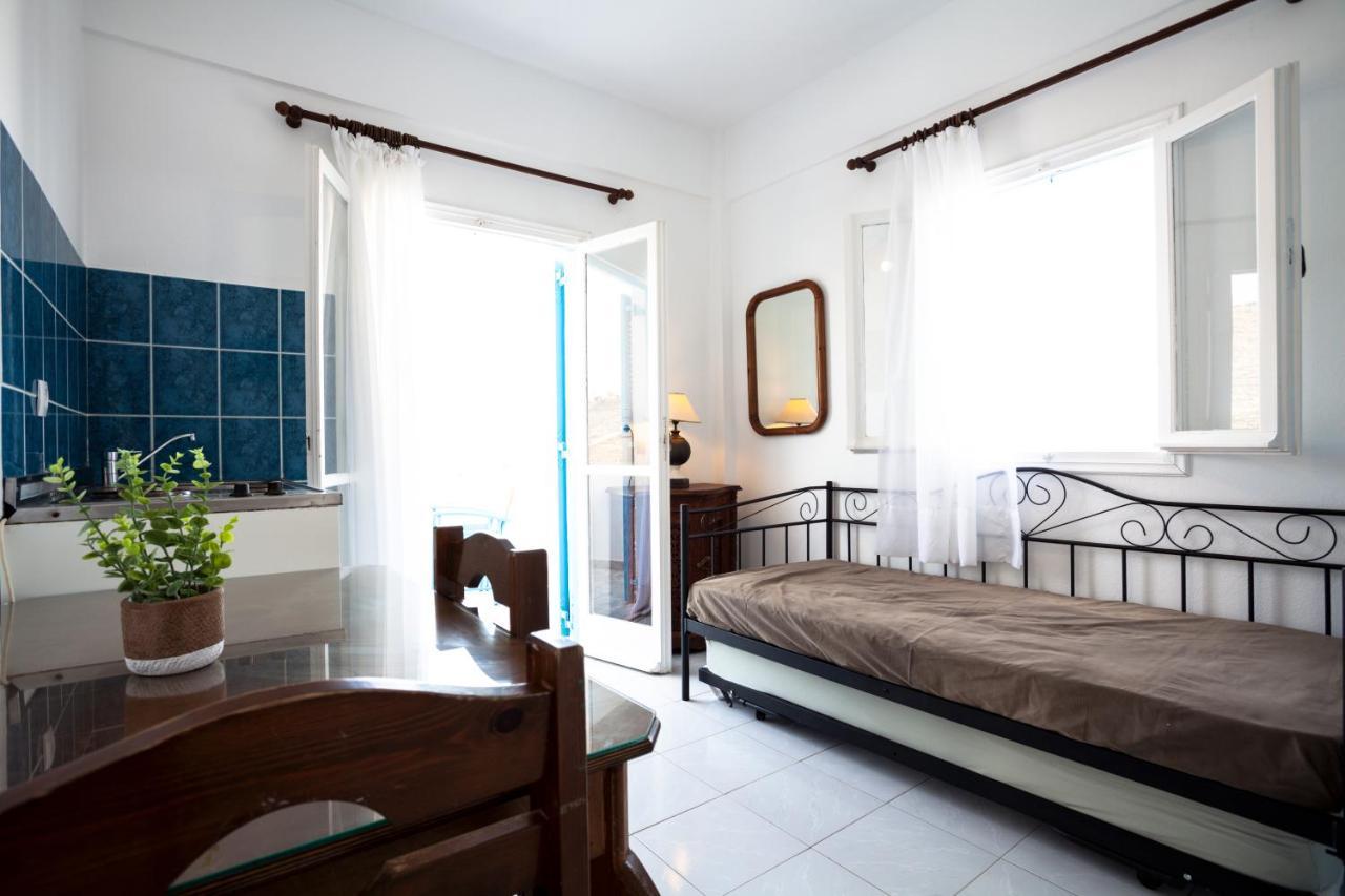 Stella's Place, Vlichada