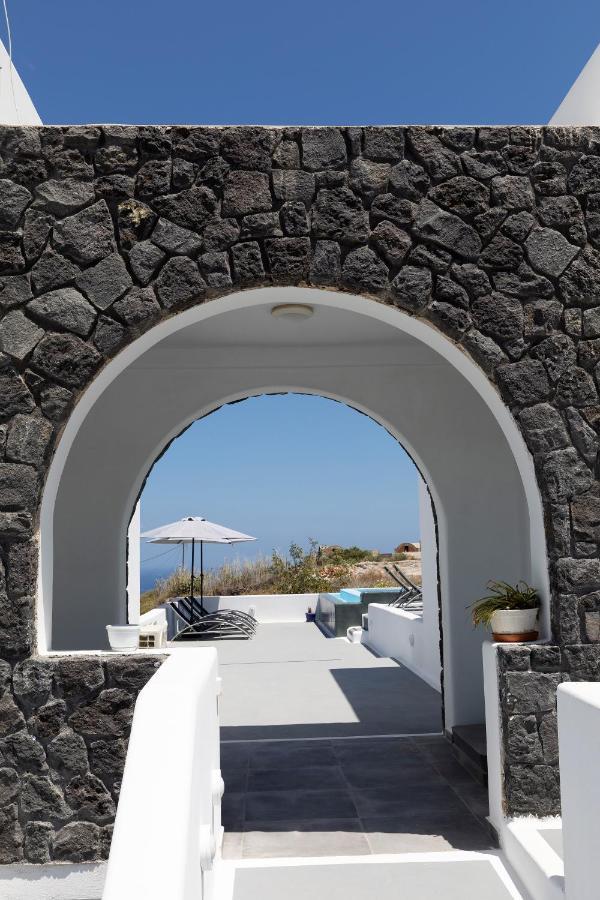 White Element Aparthotel Karterados (Santorini)