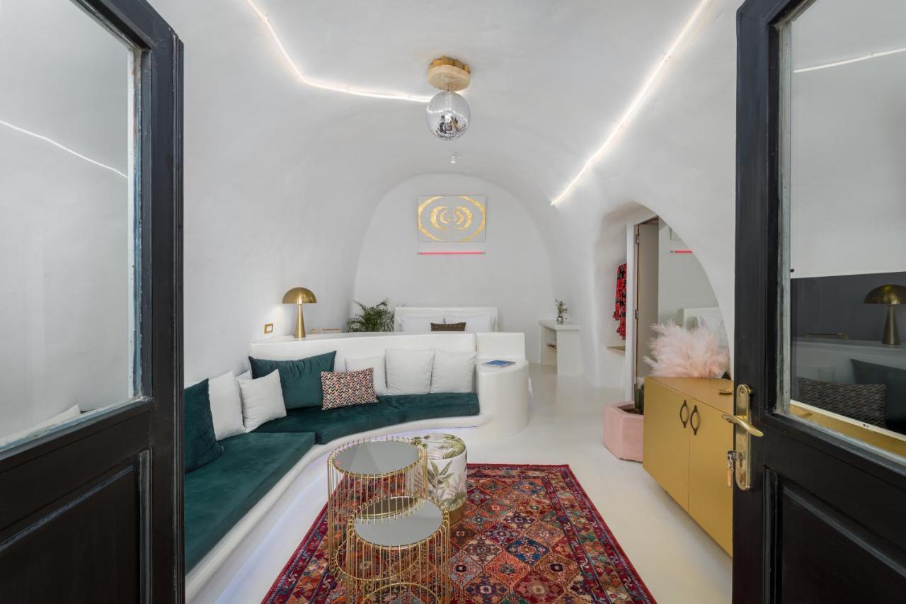 Canyon Santorini Apartment