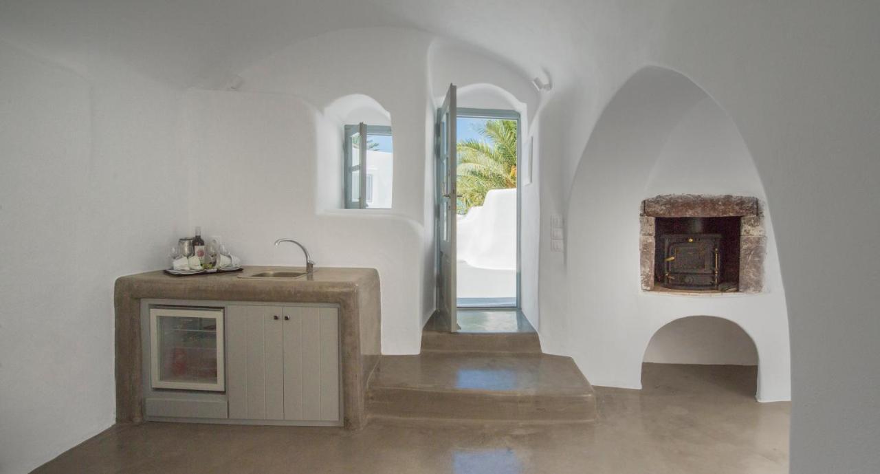 Aqua Serenity Luxury Santorini Foinikia (Santorini)
