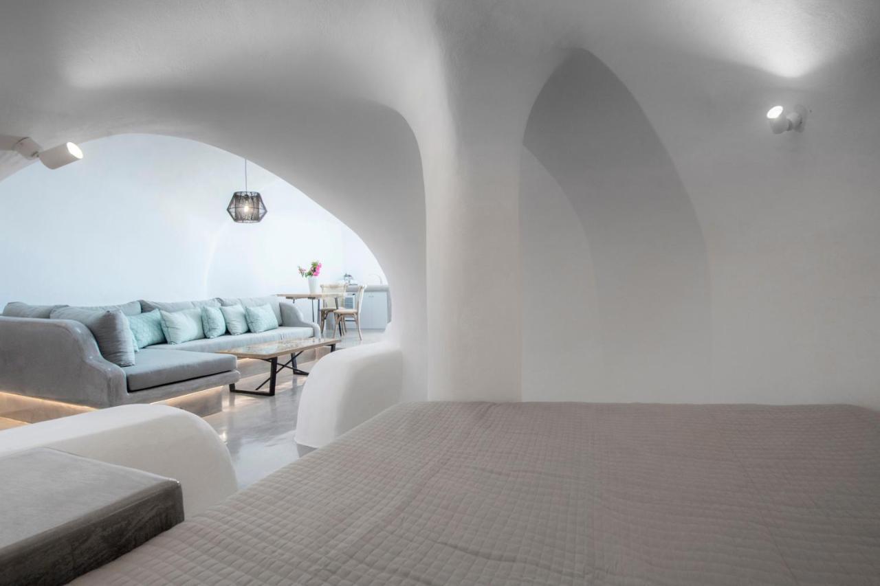 Aqua Serenity Luxury Santorini Aparthotel Foinikia (Santorini)