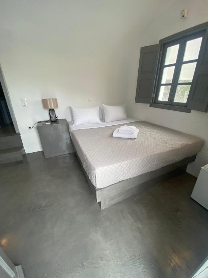 Aqua Serenity Luxury Santorini Aparthotel
