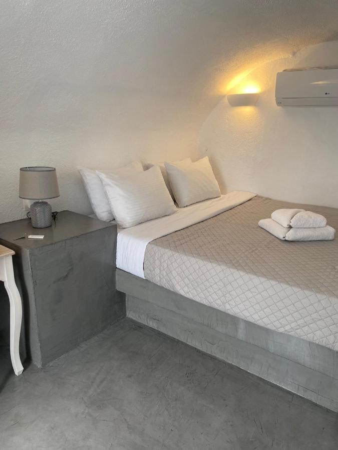 Aqua Serenity Luxury Santorini Aparthotel