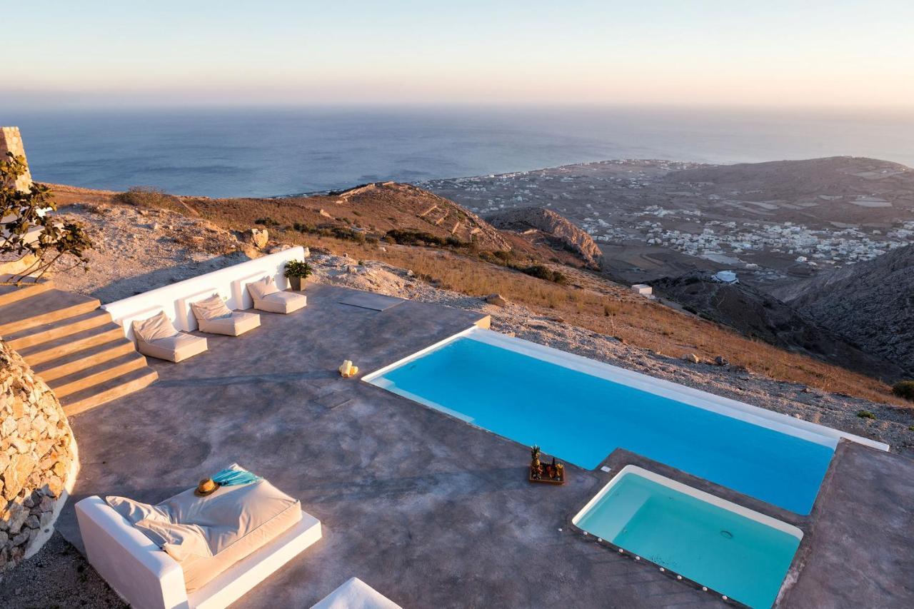 Sleeps8-parking-garden-pool-sunsets-barbeque Villa