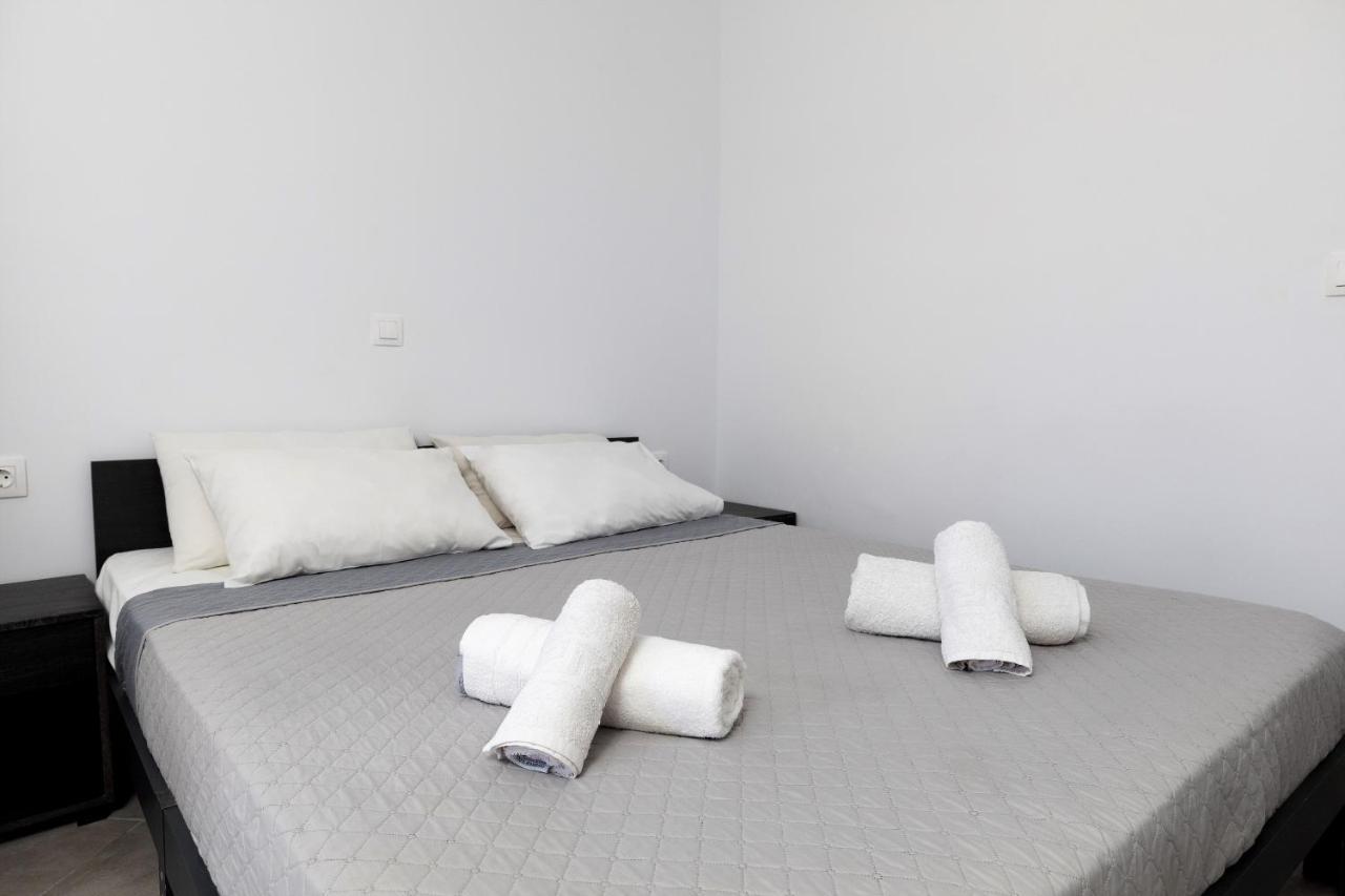 White Element Aparthotel Karterados (Santorini)