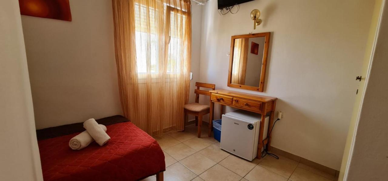Atlas 3* Karterados (Santorini)