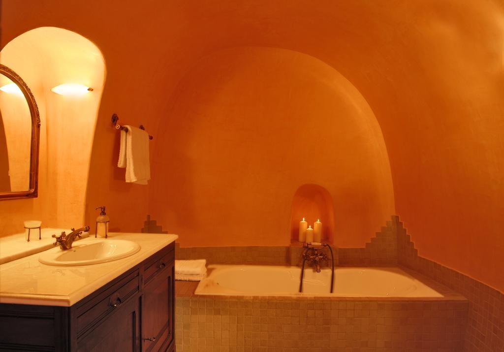 Grand Canava * Oia (Santorini)