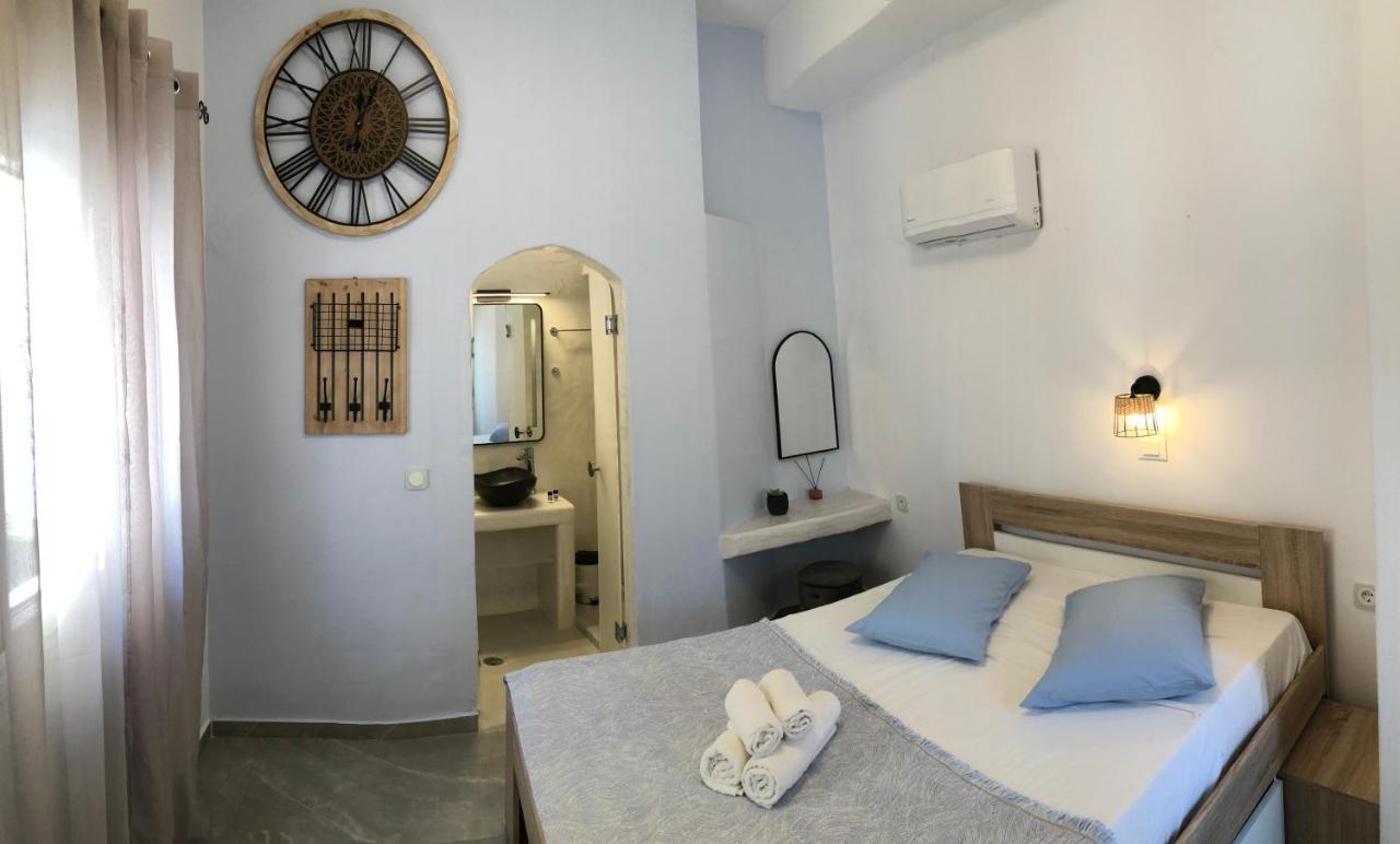 Lefteris Traditional Fira (Santorini)