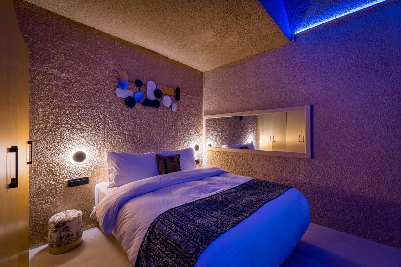 Canyon Santorini Apartment *