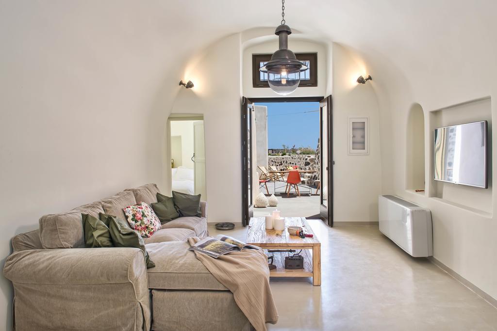 Mantilida Emporio (Santorini)
