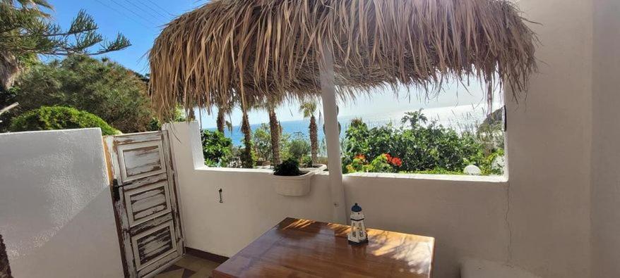 Moschatos House Guest house *