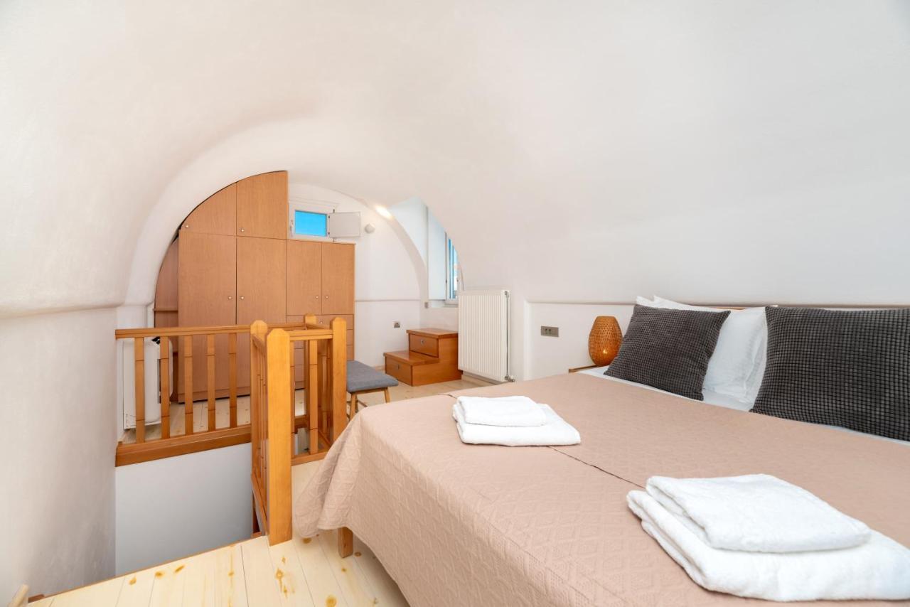 Johnny's House * Imerovigli (Santorini)