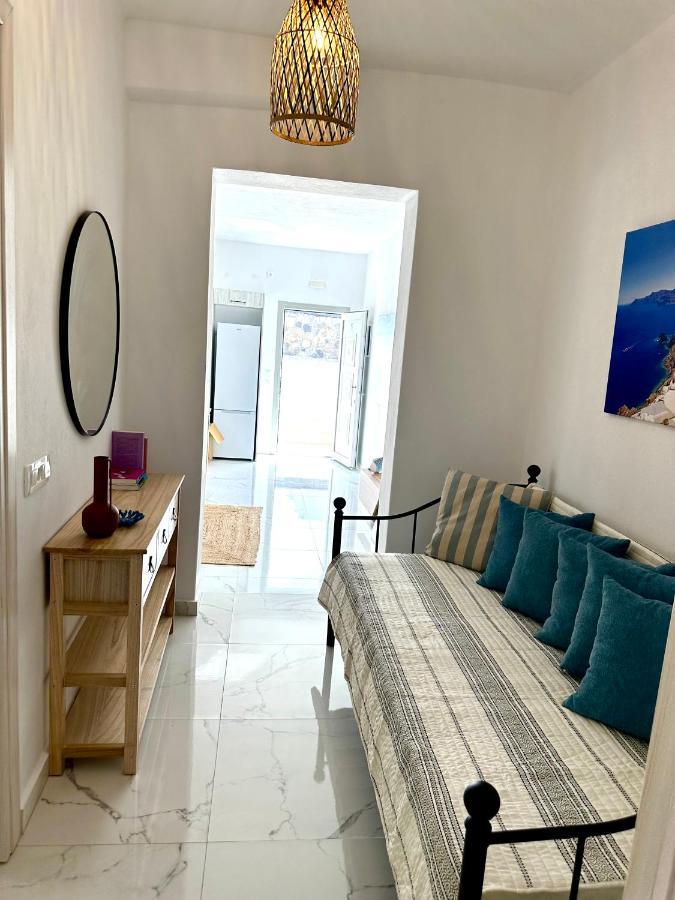 Apartment Santana Perivolos (Santorini)