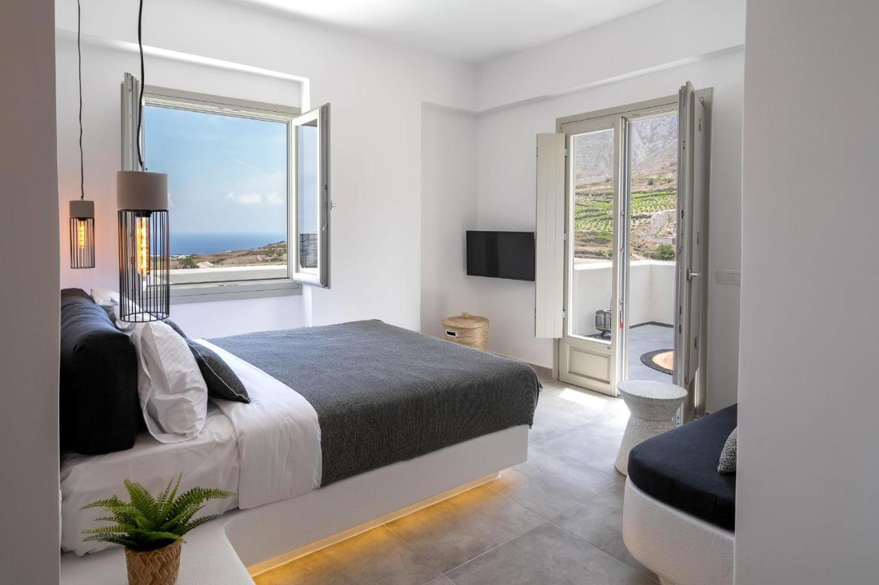 Maeva Santorini Pýrgos
