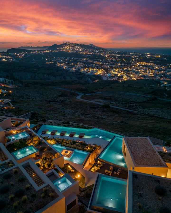 North Santorini - A Luxury Pyrgos Kallistis