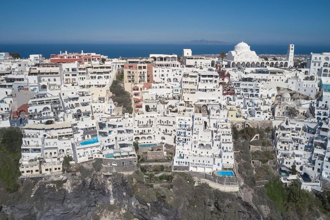 Amphitheater Cave Fira (Santorini)