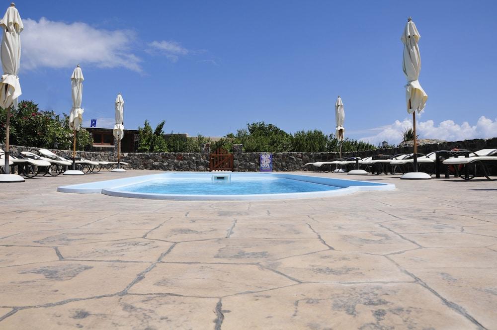Aparthotel Anessis 3*