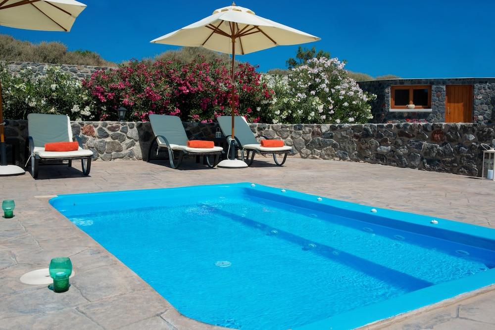 Anessis Fira (Santorini)
