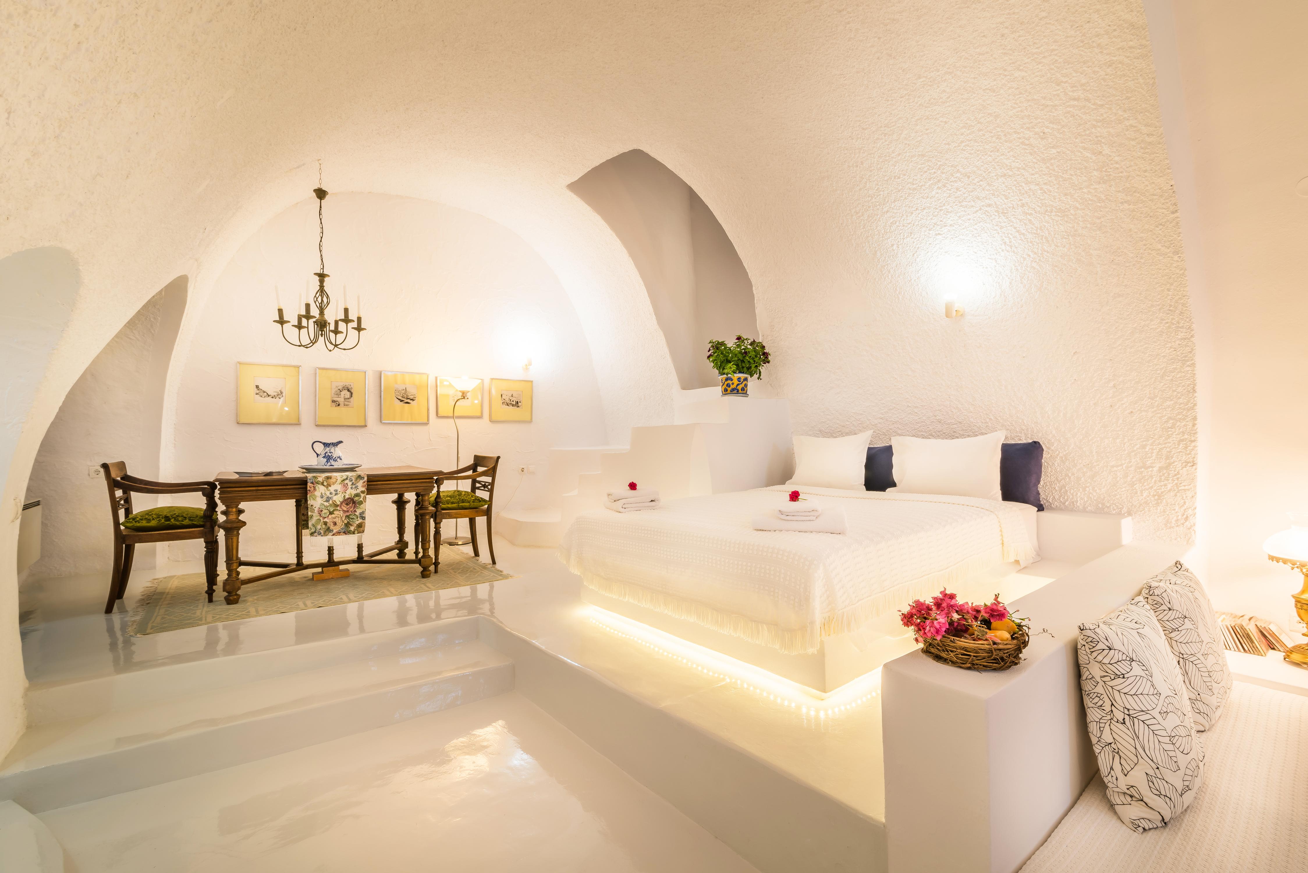 Aparthotel Fava Eco Foinikia (Santorini)