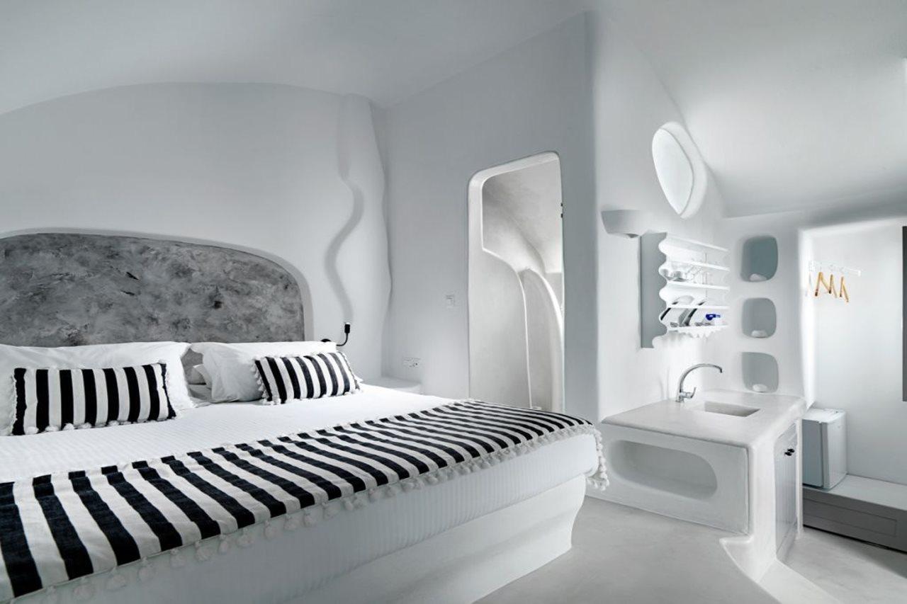 Tholos Hotel 4*