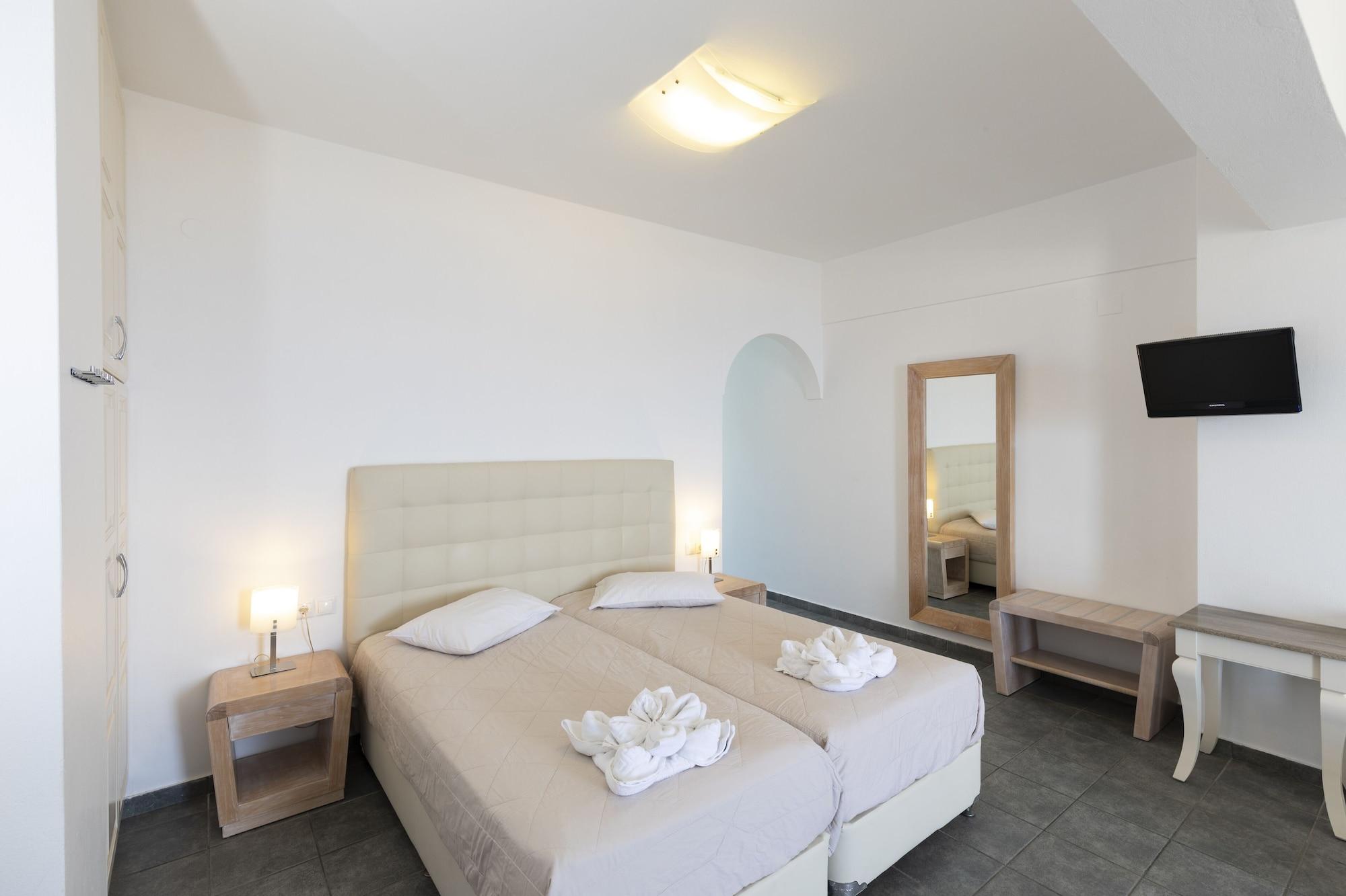 Erato Aparthotel Fira (Santorini)
