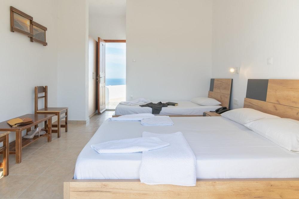 Hotel Adamastos 3*
