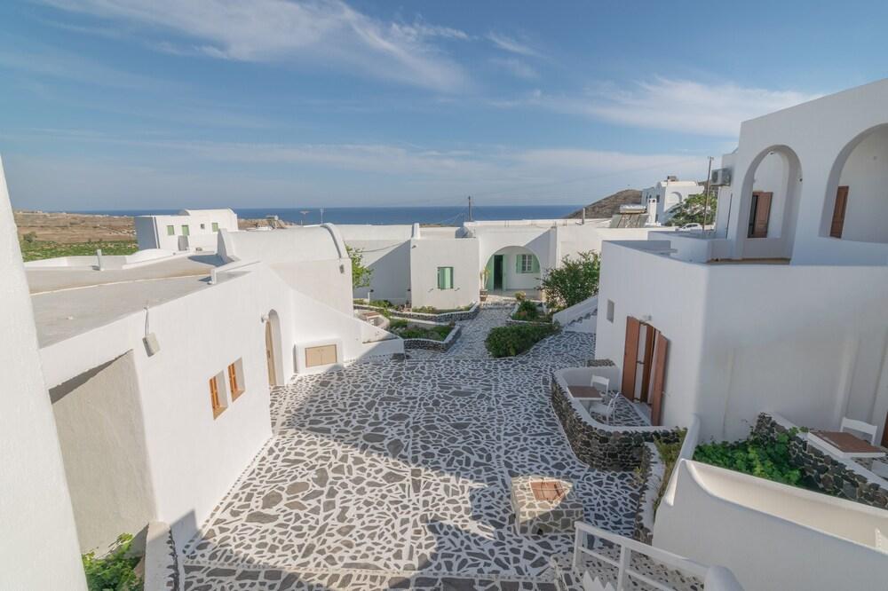 Adamastos 3*