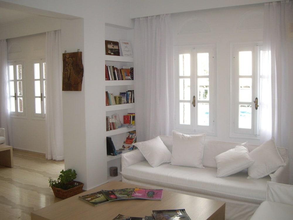Poseidon 2* Kamari (Santorini)
